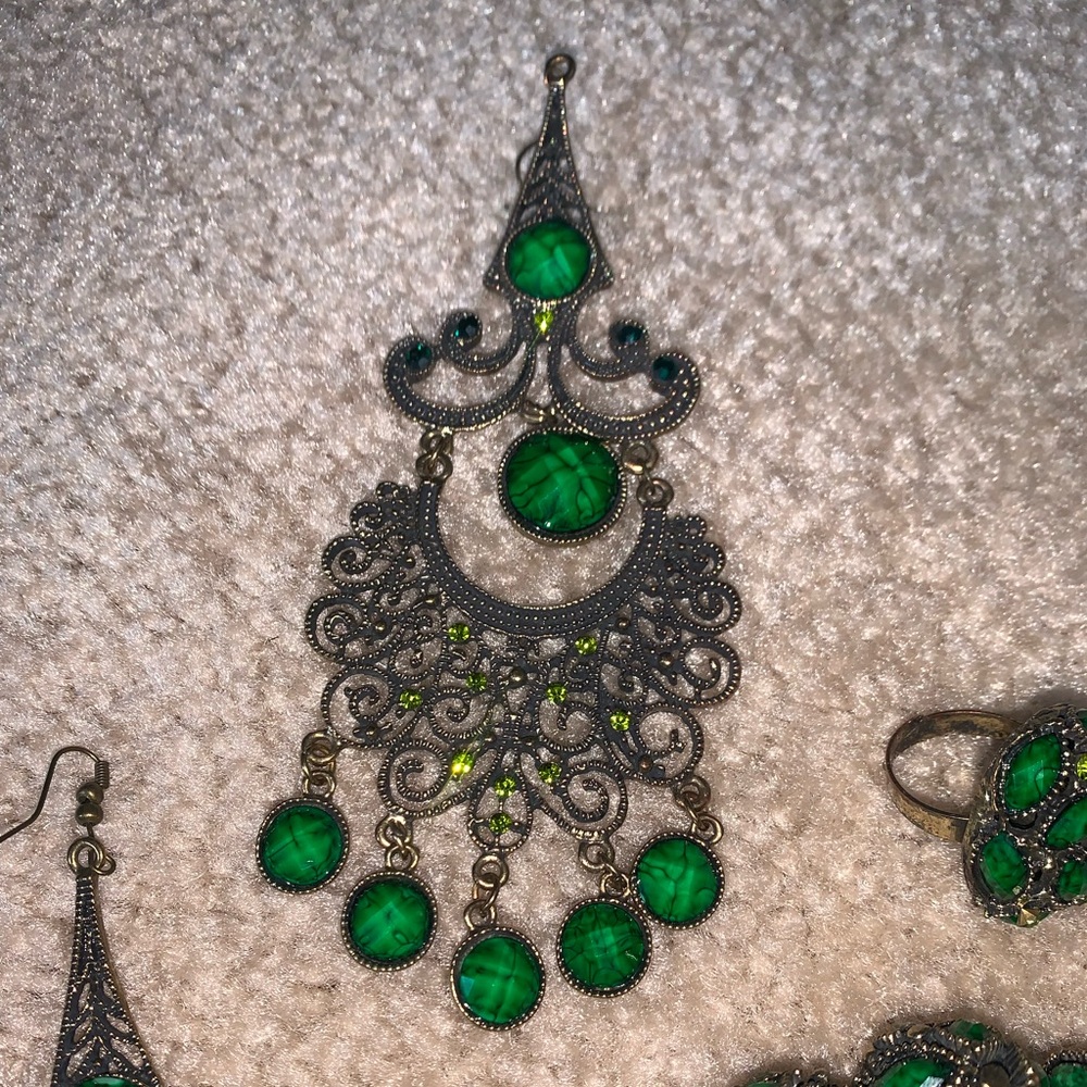 Green and Silver Jewelry Set